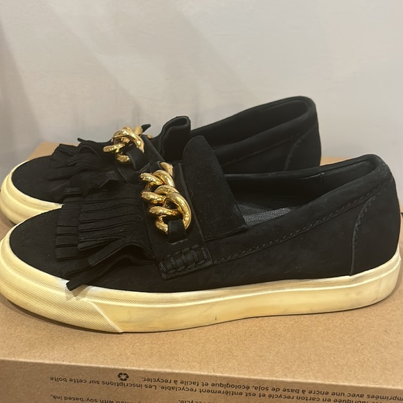 Shoes - Picture 2 of 4